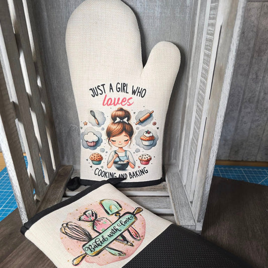 Highland Cow Oven Mitts – Heat Resistant Linen & Silicone Gloves | Baking Gift | Just a Girl That Loves Baking