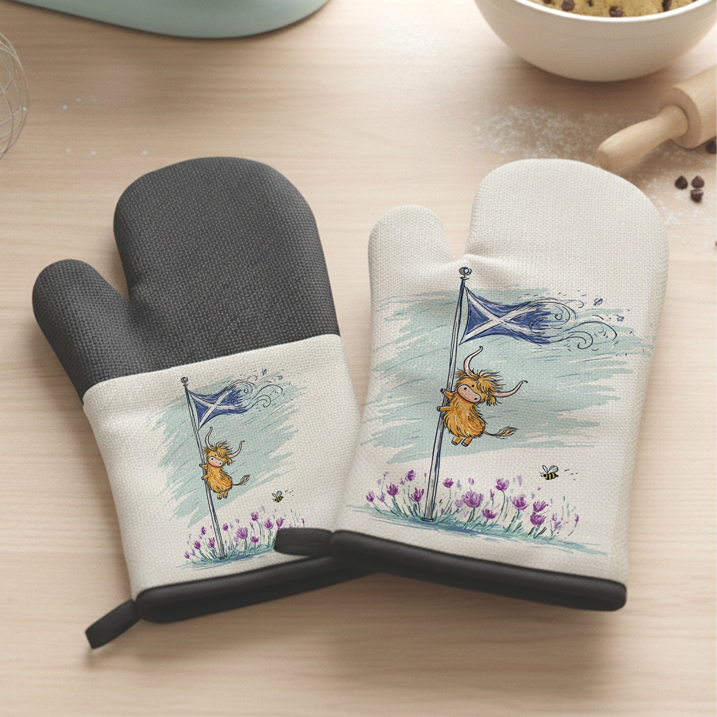 Highland Cow Oven Mitts – Heat Resistant Linen & Silicone Gloves | Personalised | a wee windy day
