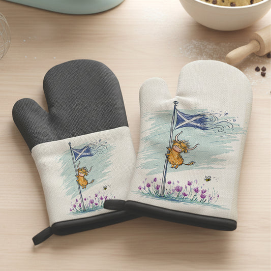 Highland Cow Oven Mitts – Heat Resistant Linen & Silicone Gloves | Personalised | a wee windy day